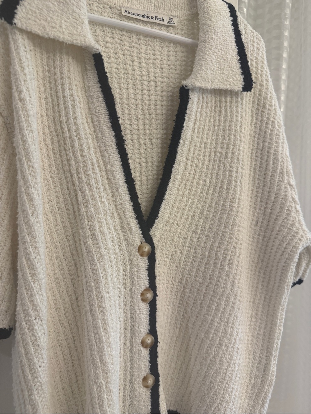 Abercrombie & Fitch Cream Cardigan with Black Trim - Picture 2 of 5